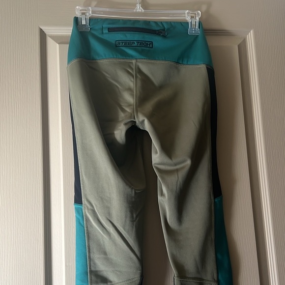 EUC The North Face Steel Tech Fleece Leggings - Picture 2 of 7